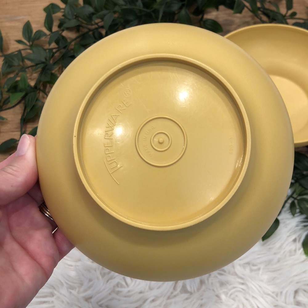 Tupperware bowls - Picture 7 of 10